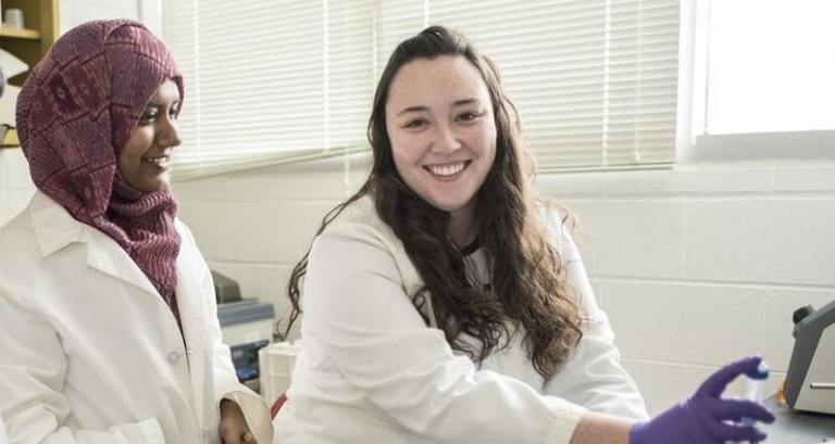 Human Toxicology students Naxmin Akter-Eti and Laura Gosse.